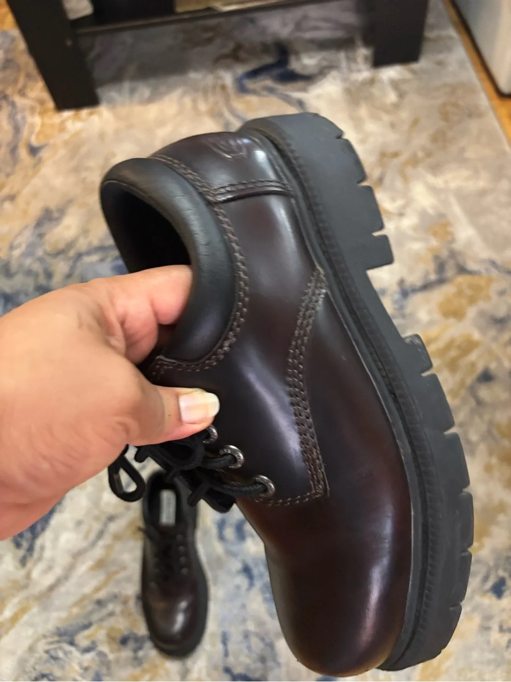 N/A polished black